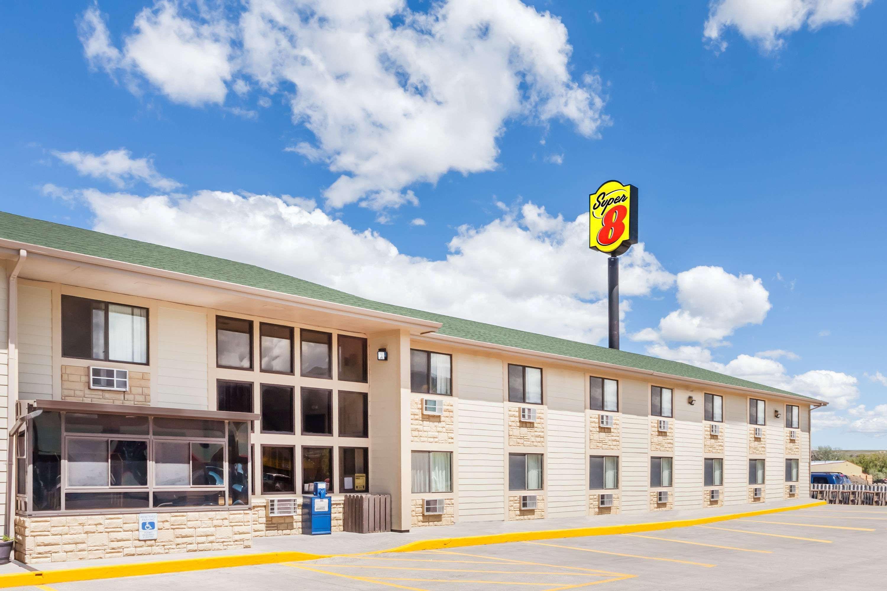 Super 8 By Wyndham Livingston Yellowstone Екстериор снимка