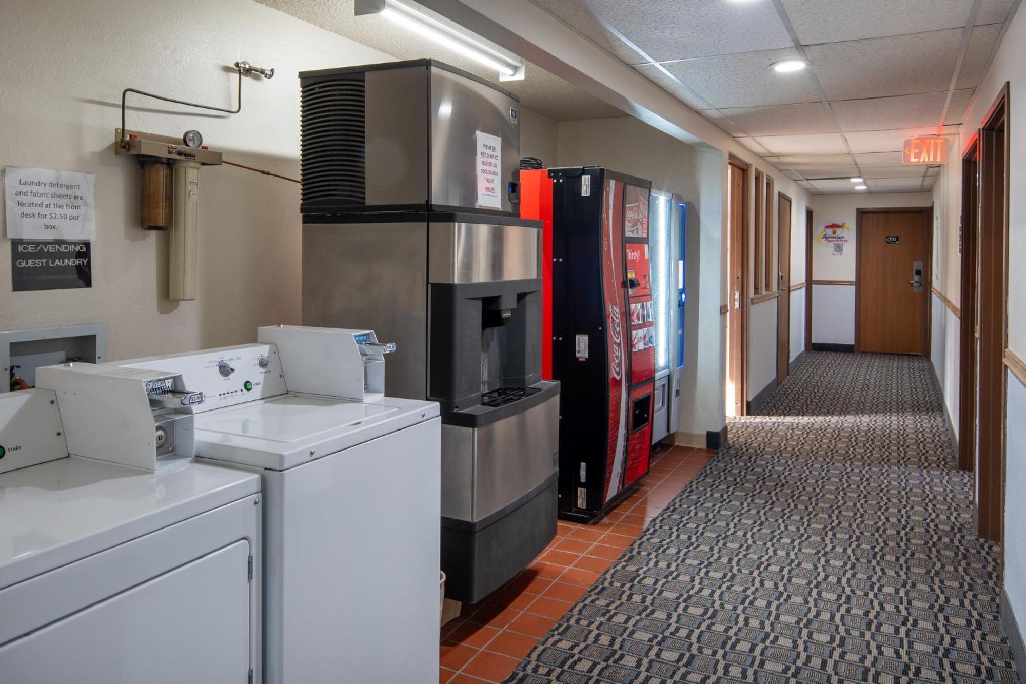 Super 8 By Wyndham Livingston Yellowstone Екстериор снимка