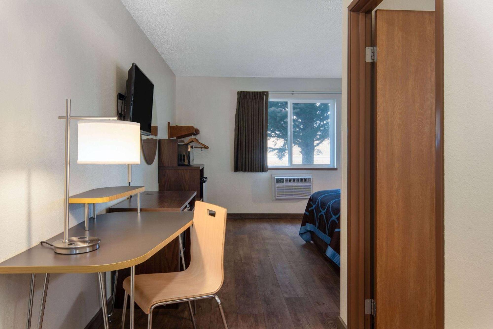 Super 8 By Wyndham Livingston Yellowstone Екстериор снимка